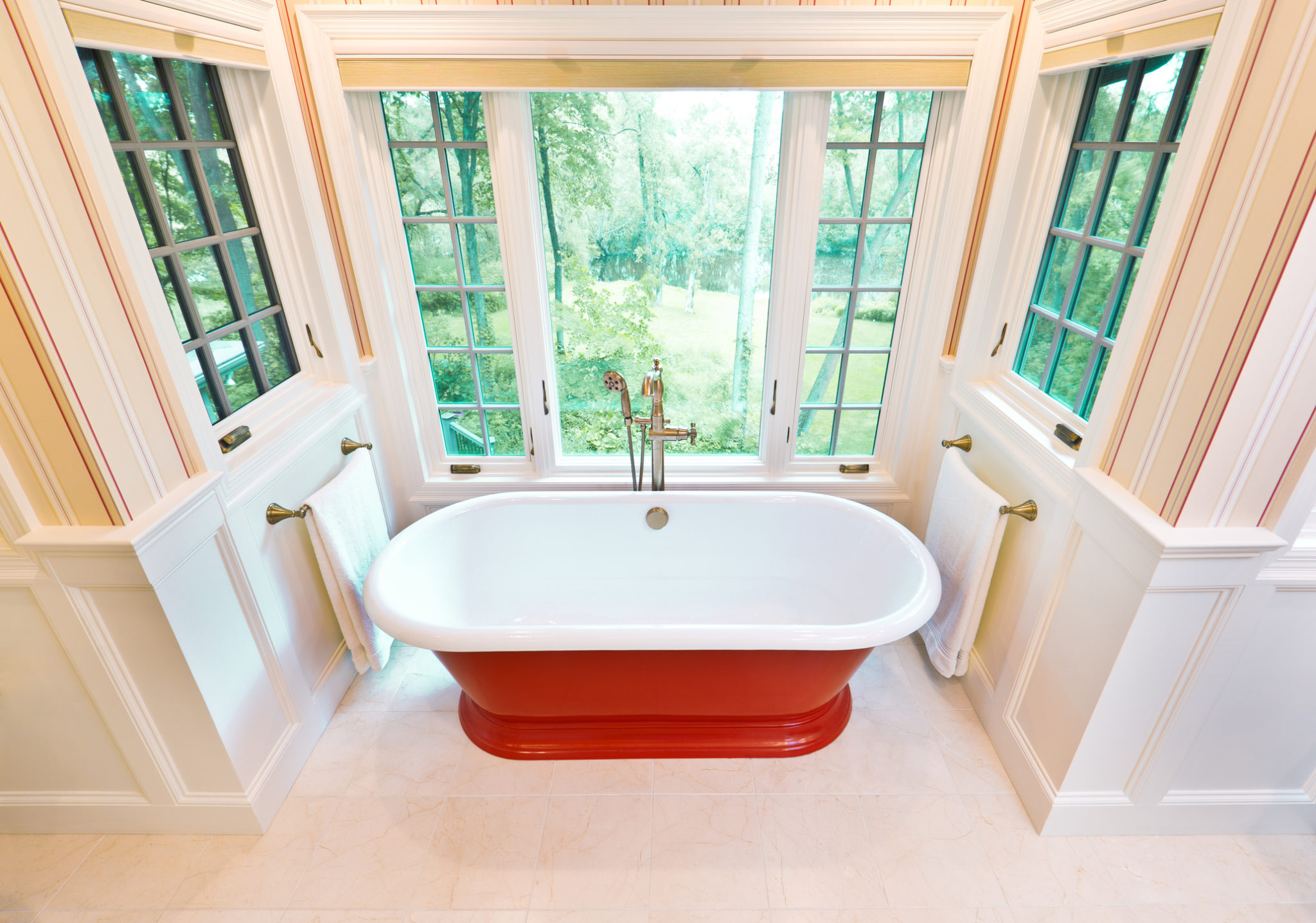 Steel vs Cast Iron Bathtub Durability, Cost & More Long Home